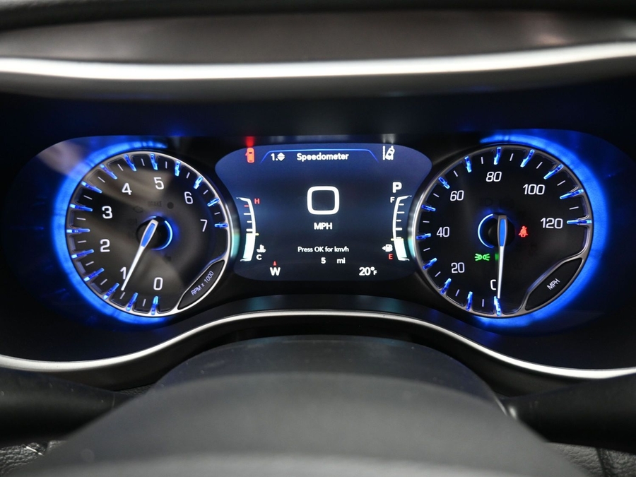 Black Chrysler Pacifica image number 15