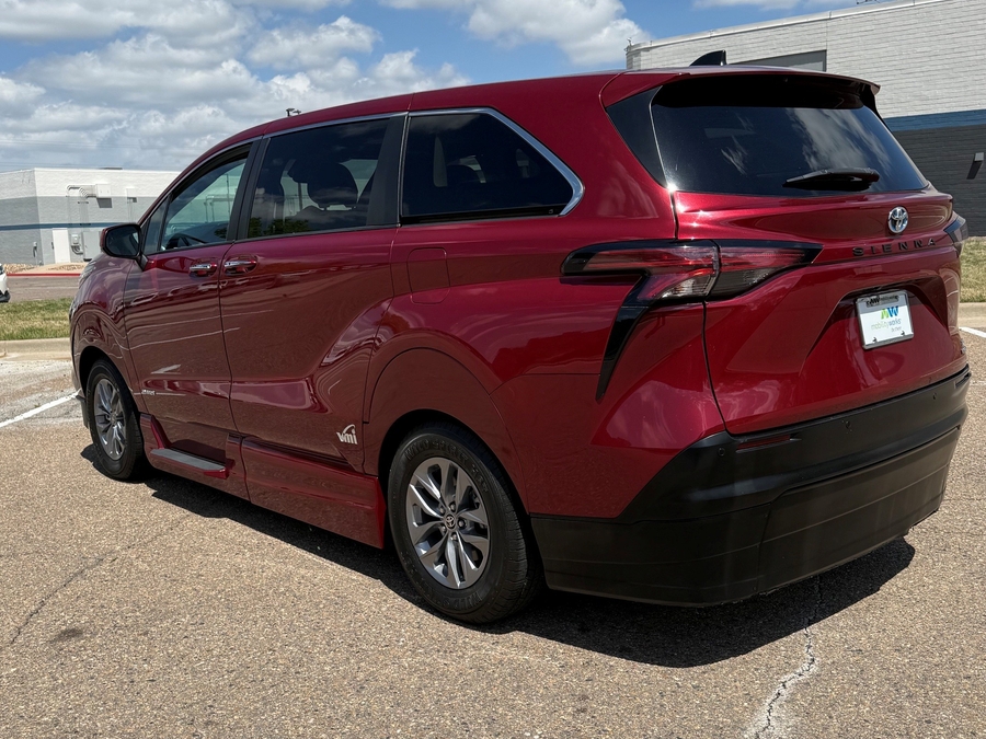 Red Toyota Sienna image number 5
