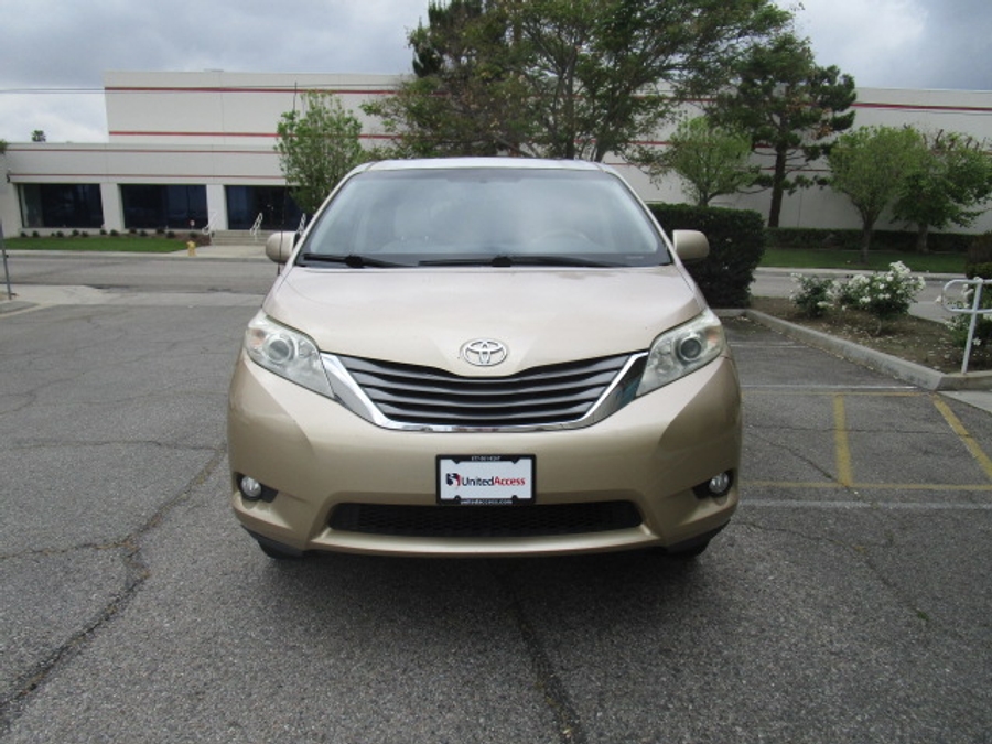 Used 2013 Toyota Sienna XLE Base - VMI Side Entry Entry In Floor Automatic Ramp