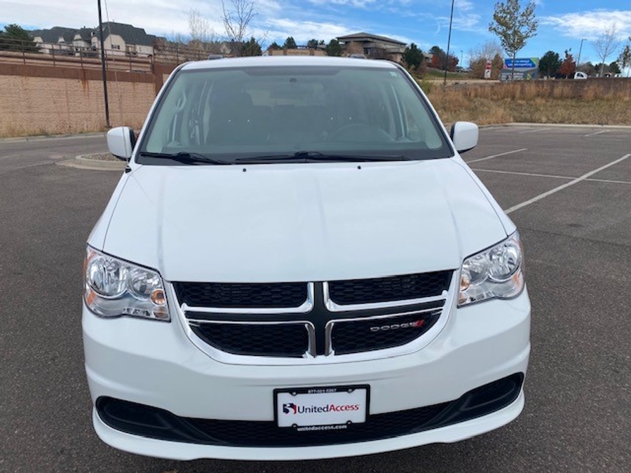Used 2015 Dodge Grand Caravan SXT - BraunAbility Side Entry Entry Fold Out Automatic Ramp