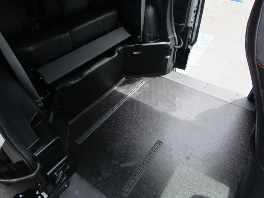 Used 2023 Toyota Sienna Hybrid XSE Sport - BraunAbility Side Entry Entry Fold Out Automatic Ramp