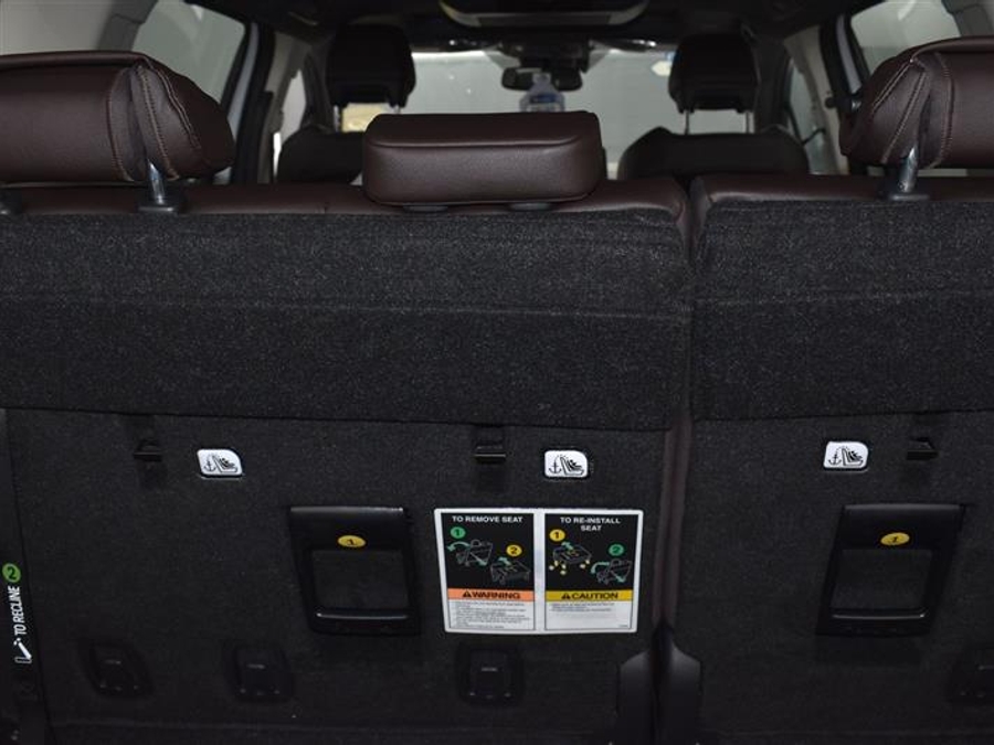 New 2025 Toyota Sienna Hybrid Platinum - BraunAbility Side Entry Entry Fold Out Automatic Ramp