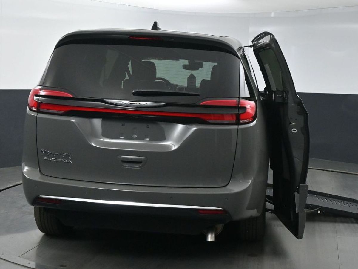 2025 CHRYSLER PACIFICA - Image 6
