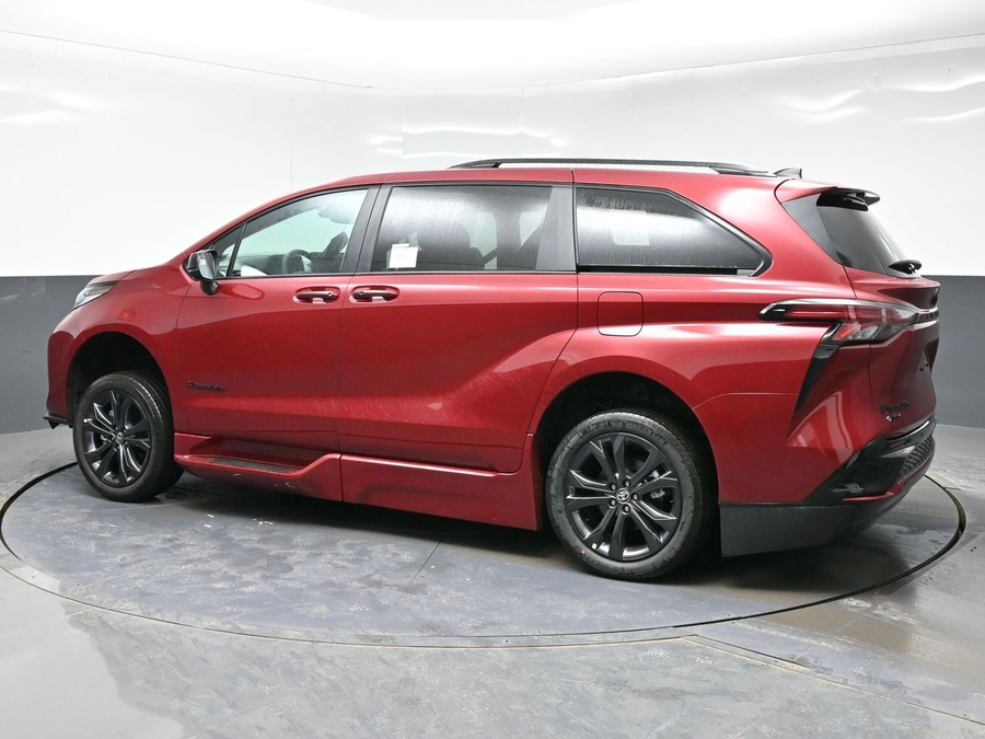 New 2026 Toyota Sienna Hybrid XSE Sport - BraunAbility Side Entry Entry Fold Out Automatic Ramp