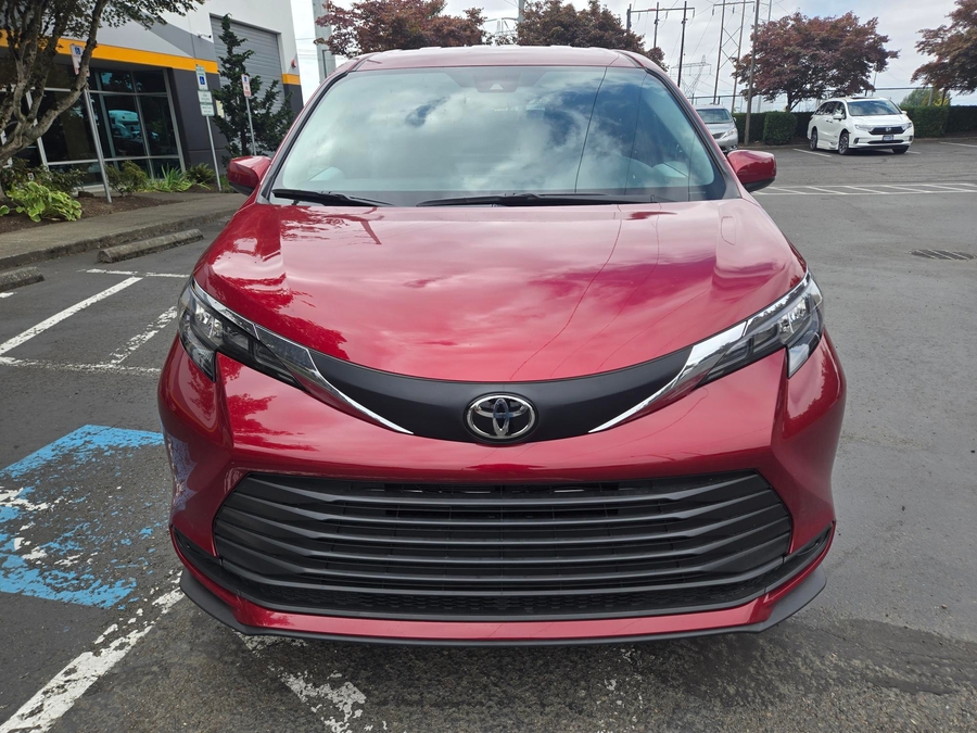 New 2026 Toyota Sienna Hybrid LE - Vantage Mobility Rear Entry Fold Out Manual Ramp