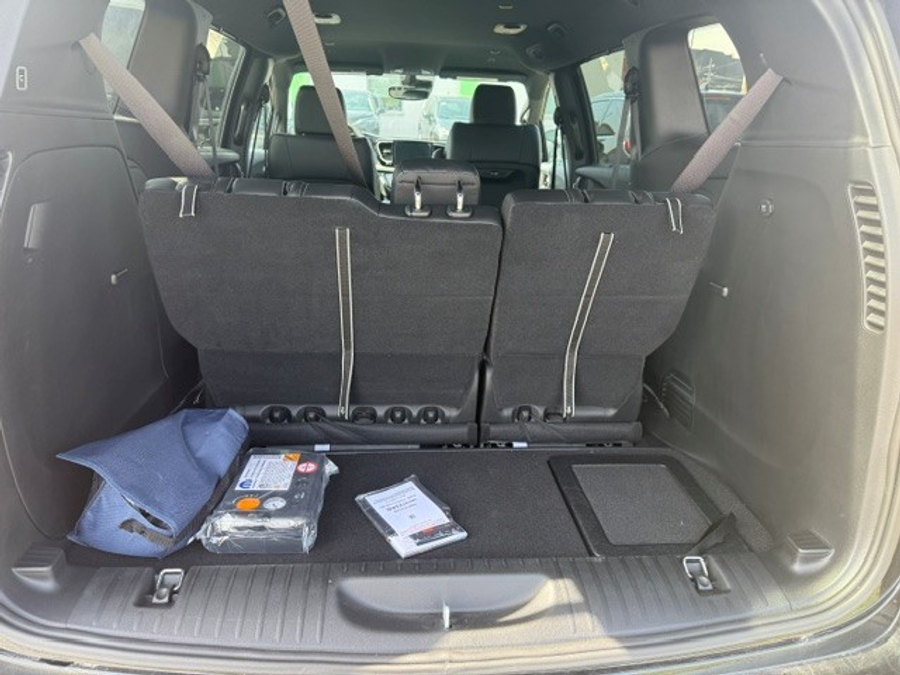 Número de imagen Chrysler Pacifica negro 14