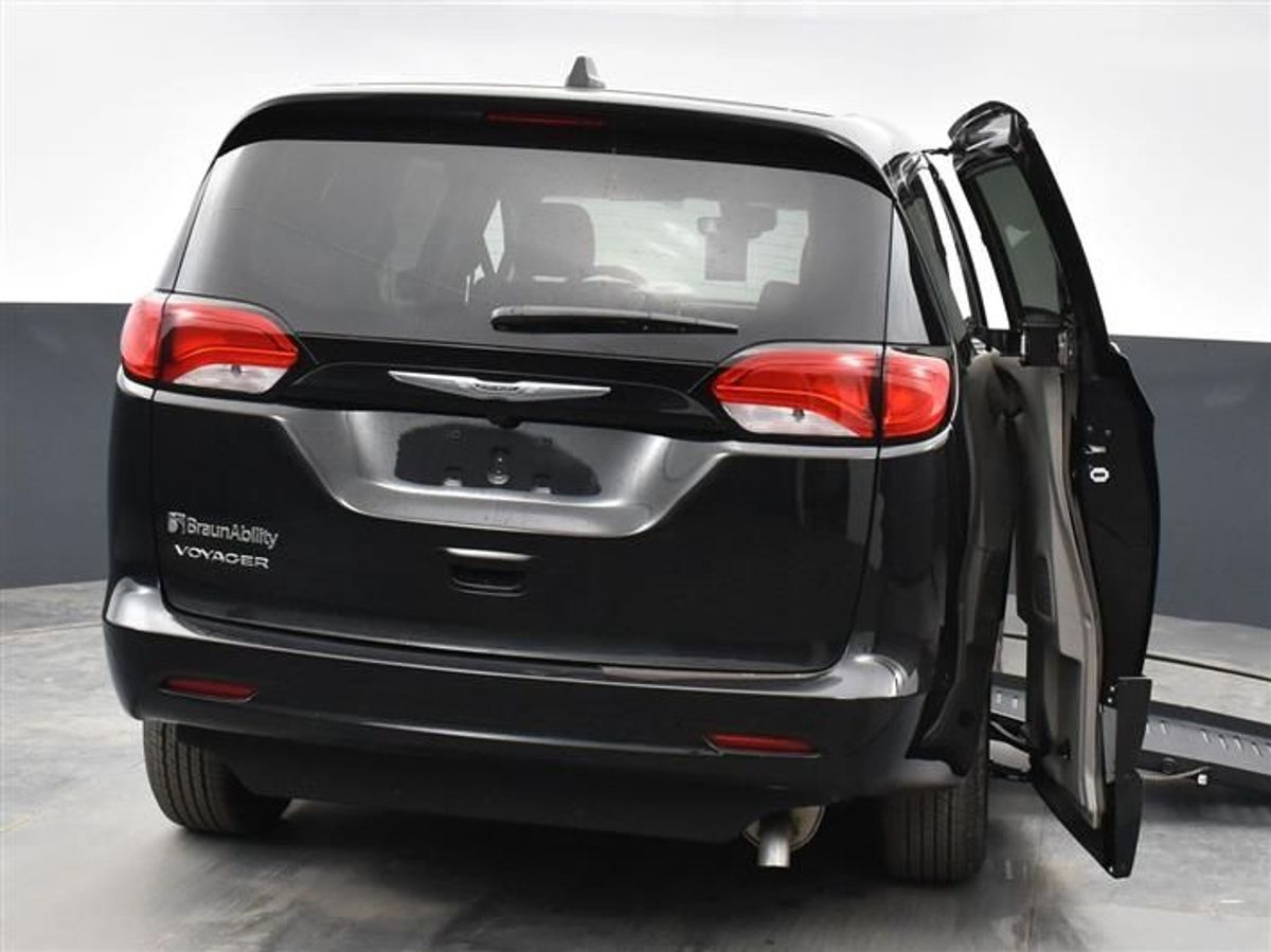 2023 CHRYSLER VOYAGER - Image 11