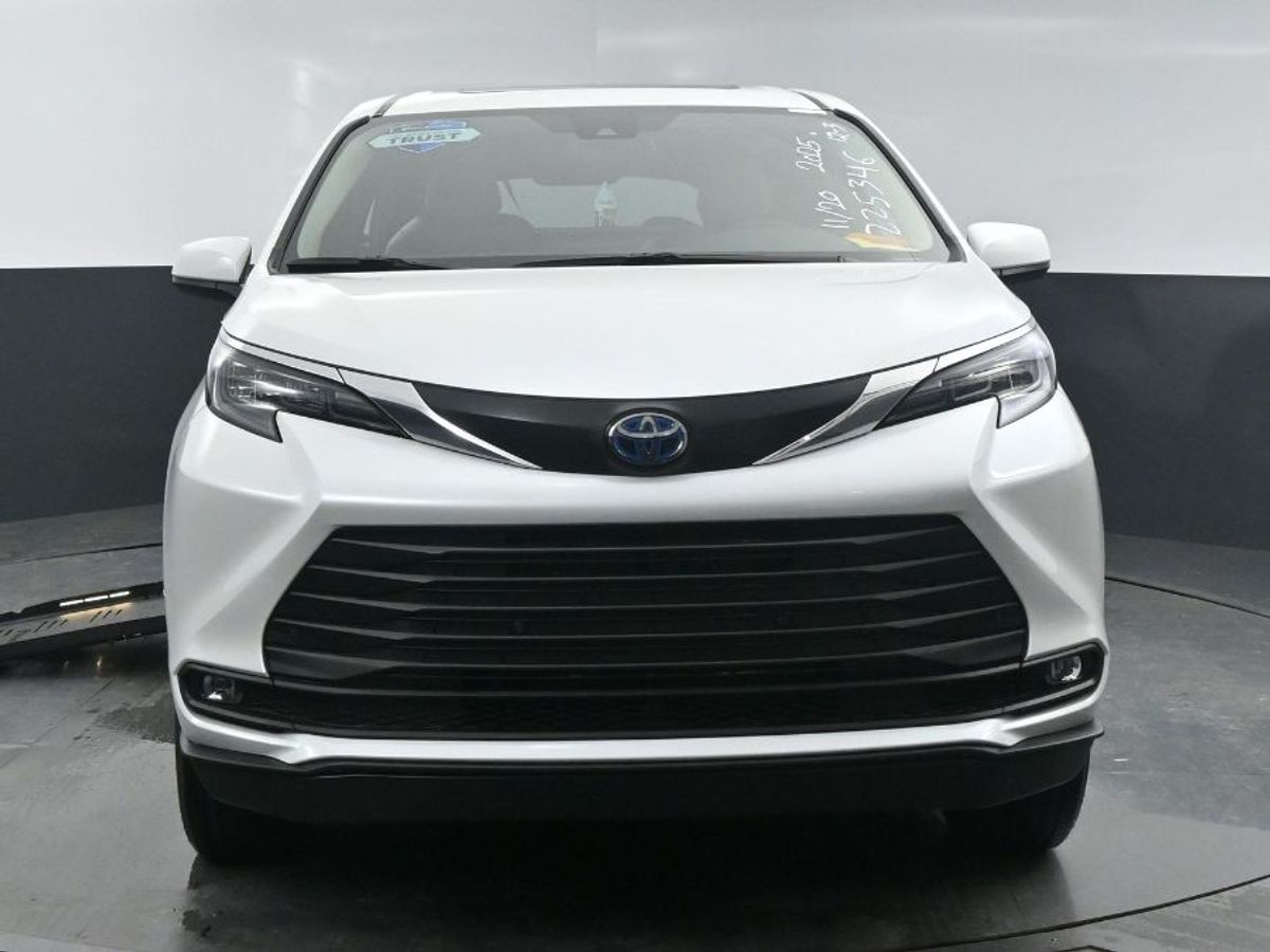 2025 TOYOTA SIENNA - Image 19