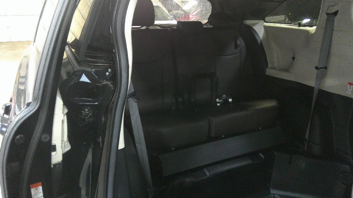 2024 TOYOTA SIENNA - Image 9