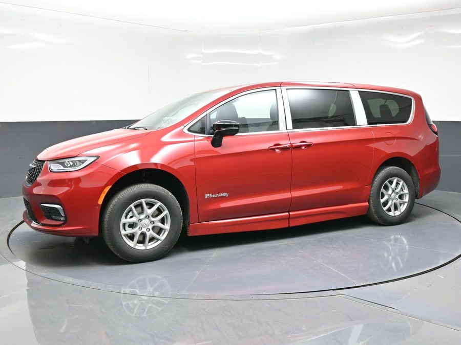 2026 Chrysler Pacifica's photo