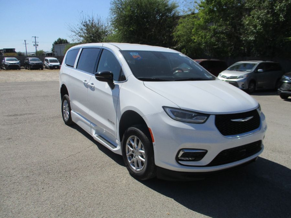 2025 CHRYSLER PACIFICA - Image 3