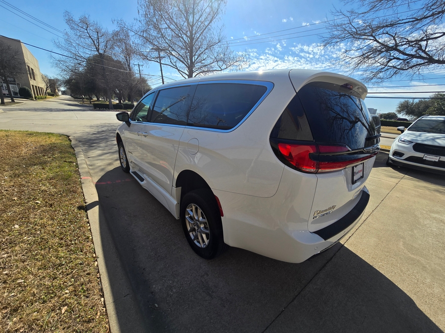 Used 2024 Chrysler Pacifica Touring L - BraunAbility Side Entry Entry In Floor Automatic Ramp
