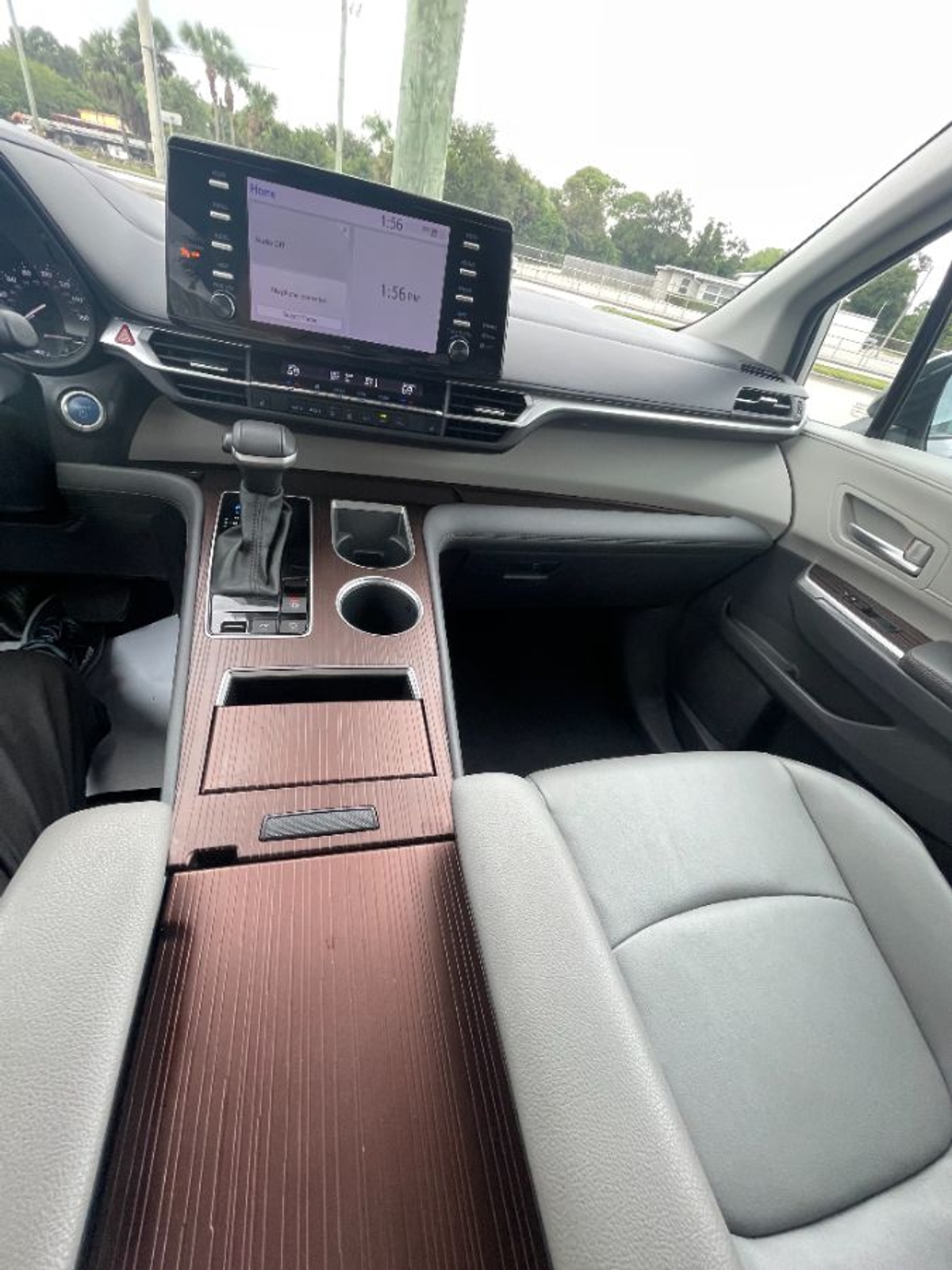 2024 TOYOTA SIENNA - Image 10