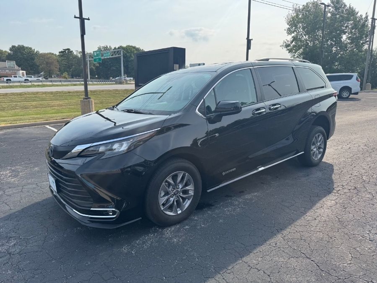 2024 TOYOTA SIENNA - Image 4