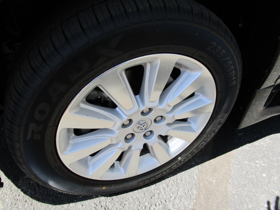 Used 2015 Toyota Sienna Limited - BraunAbility Side Entry Entry In Floor Automatic Ramp