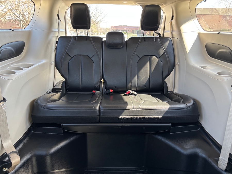 Used 2019 Chrysler Pacifica Touring L - VMI Side Entry Entry In Floor Automatic Ramp