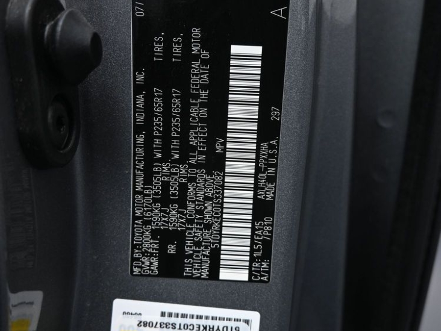 New 2026 Toyota Sienna Hybrid XLE Base - BraunAbility Side Entry Fold Out Automatic Ramp