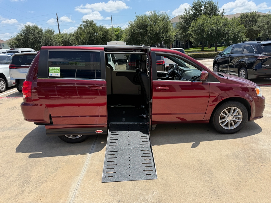 Red Dodge Grand Caravan image number 8