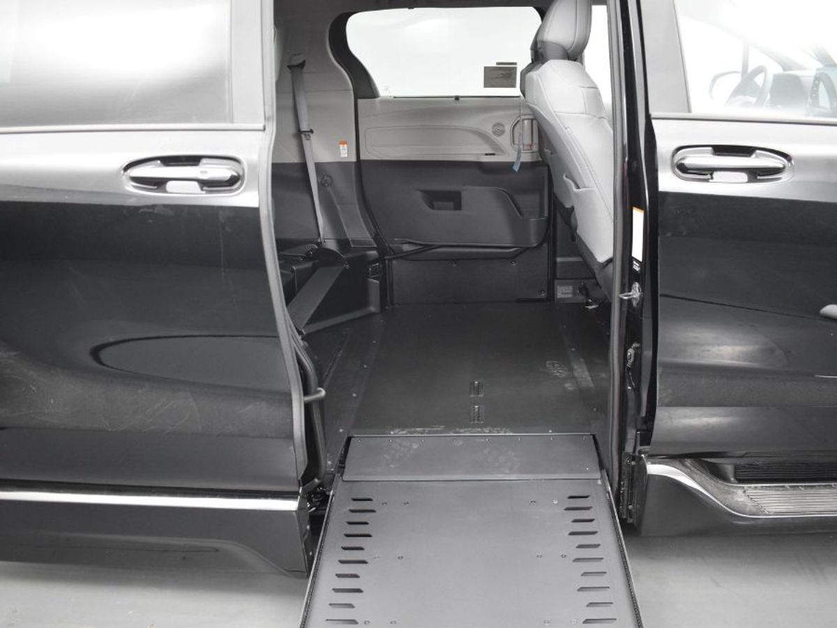 2024 TOYOTA SIENNA - Image 5