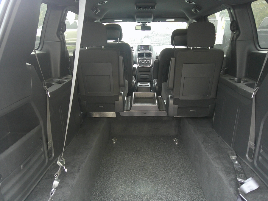Blue Dodge Grand Caravan image number 11