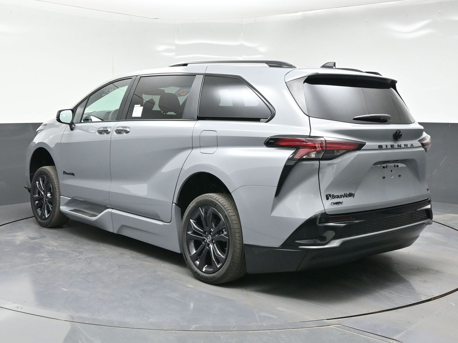 New 2026 Toyota Sienna Hybrid XSE Sport - BraunAbility Side Entry Fold Out Automatic Ramp