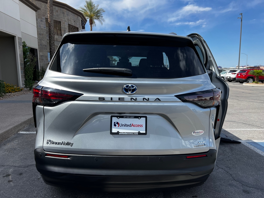 Used 2024 Toyota Sienna XLE - BraunAbility Side Entry Entry Fold Out Automatic Ramp