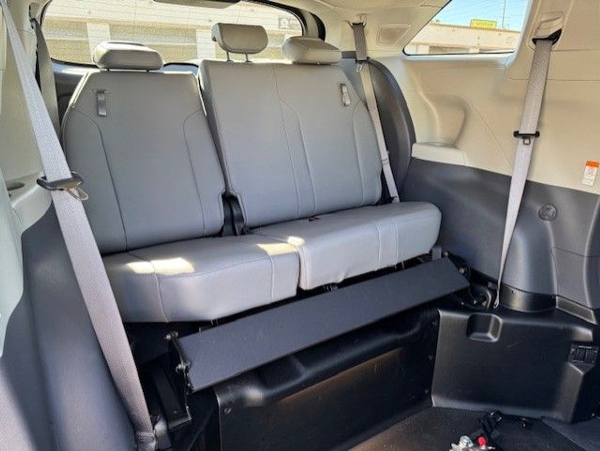 2022 TOYOTA SIENNA - Image 4