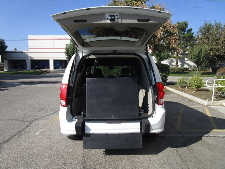 Used 2019 Dodge Grand Caravan SXT - OTH Rear Entry Entry Fold Out Manual Ramp
