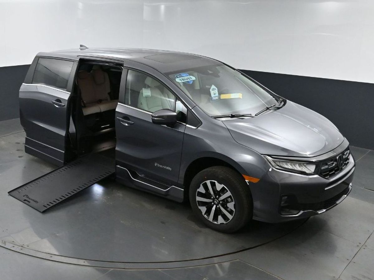 Grey Honda Odyssey image number 22