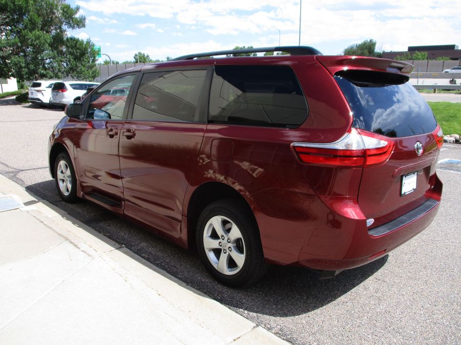 Used 2016 Toyota Sienna LE - BraunAbility Side Entry Entry Fold Out Automatic Ramp