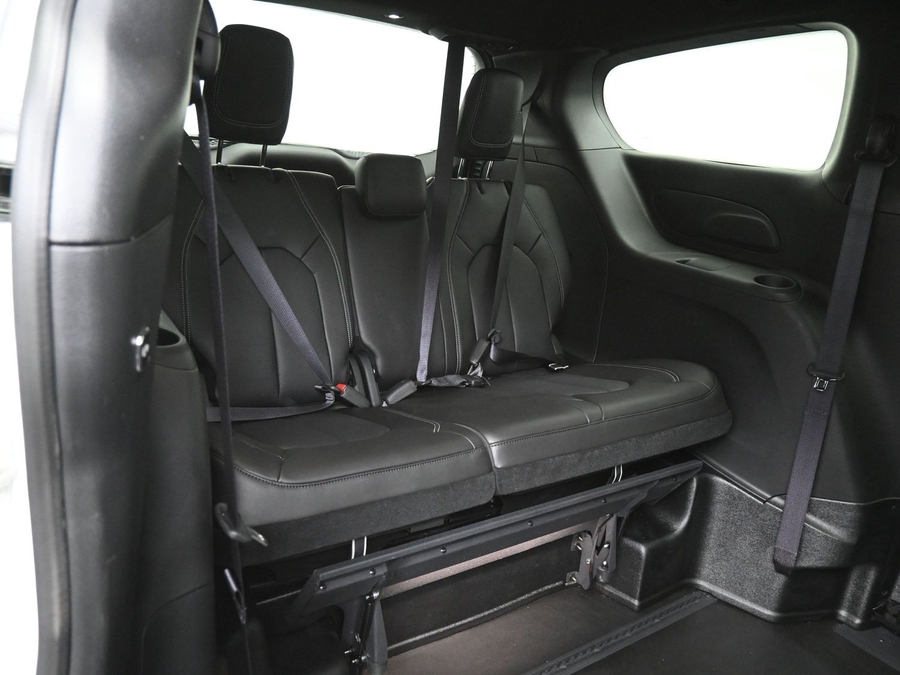 White Chrysler Pacifica image number 9