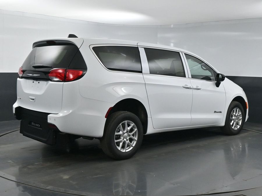New 2025 Chrysler Voyager LX - BraunAbility Rear Entry Entry Fold Out Manual Ramp