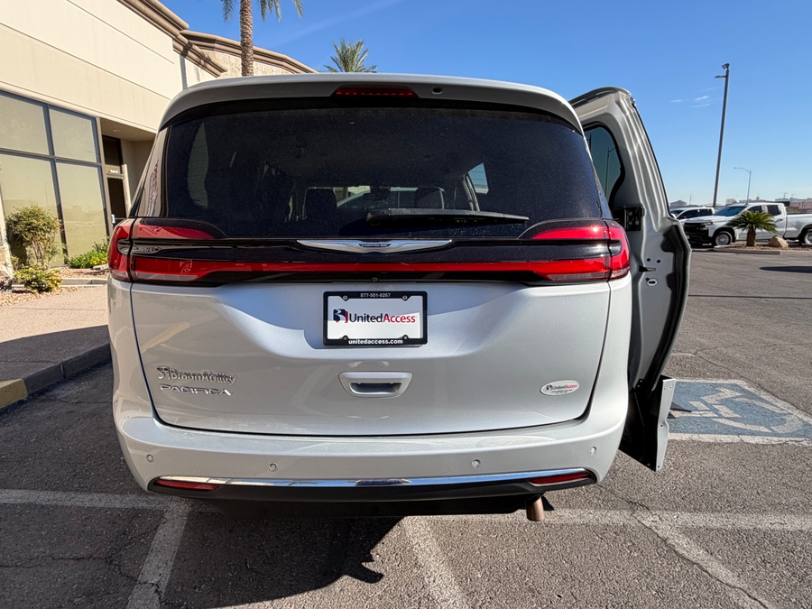 Used 2023 Chrysler Pacifica Touring L - BraunAbility Side Entry In Floor Automatic Ramp