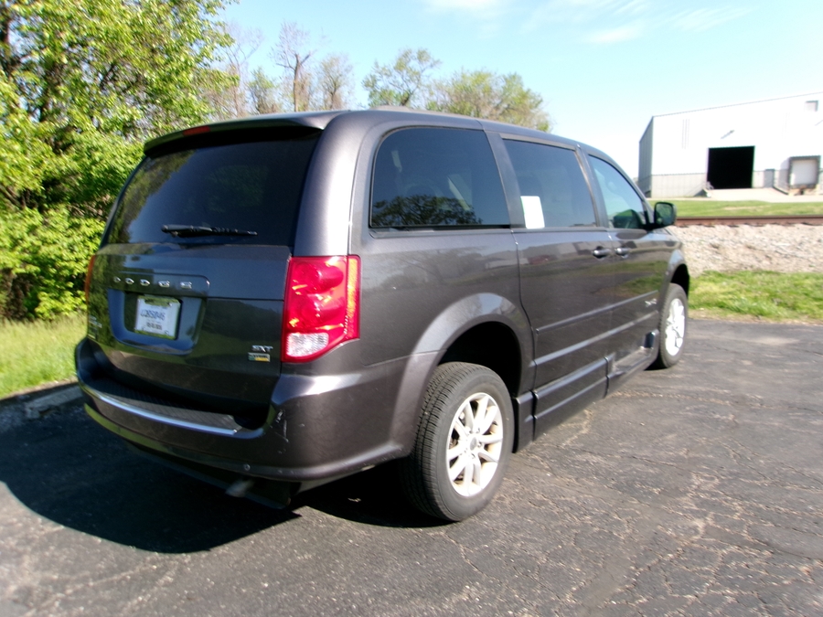 Grey Dodge Grand Caravan image number 13