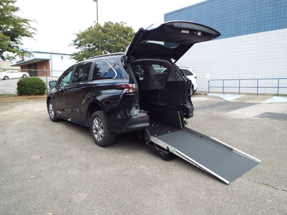 2024 TOYOTA SIENNA - Image 30