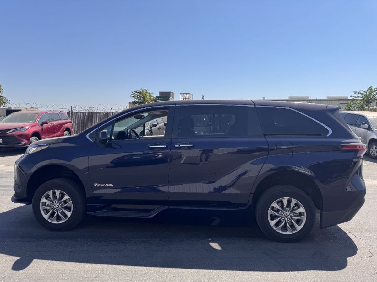 2022 TOYOTA SIENNA - Image 9