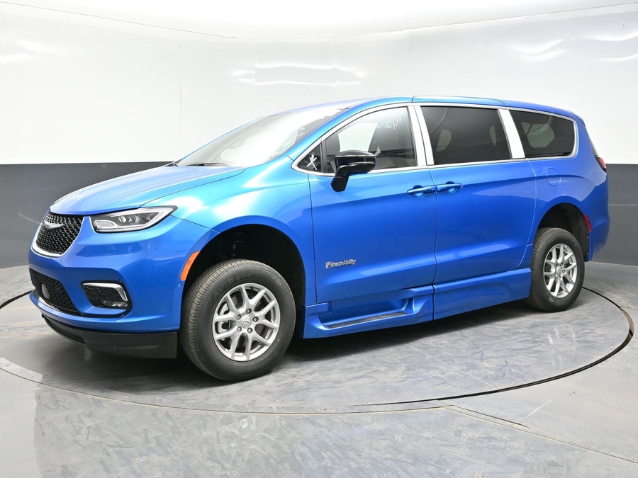 Blue Chrysler Pacifica image number 2