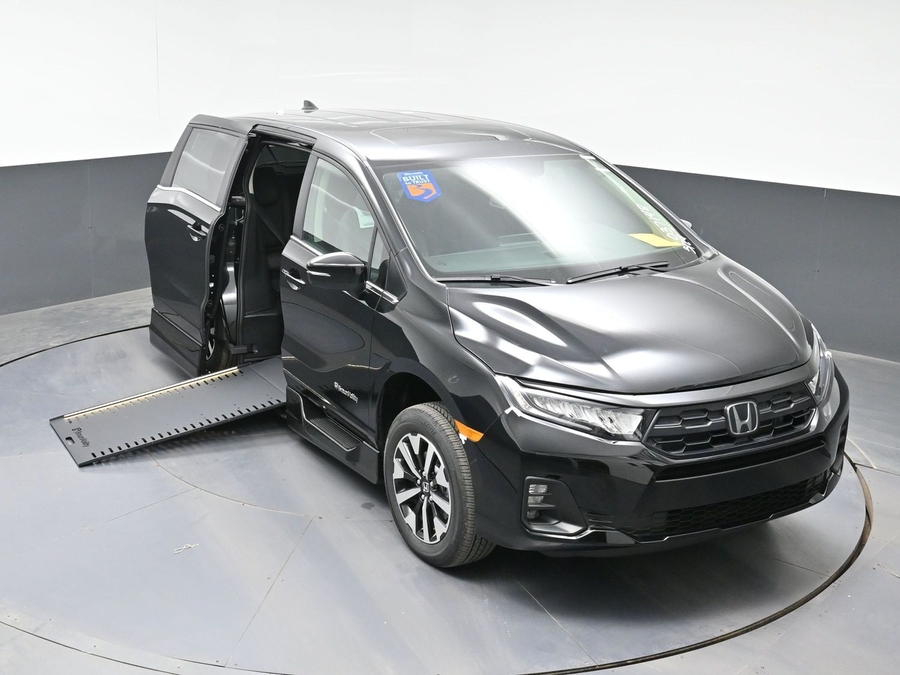 Black Honda Odyssey image number 22