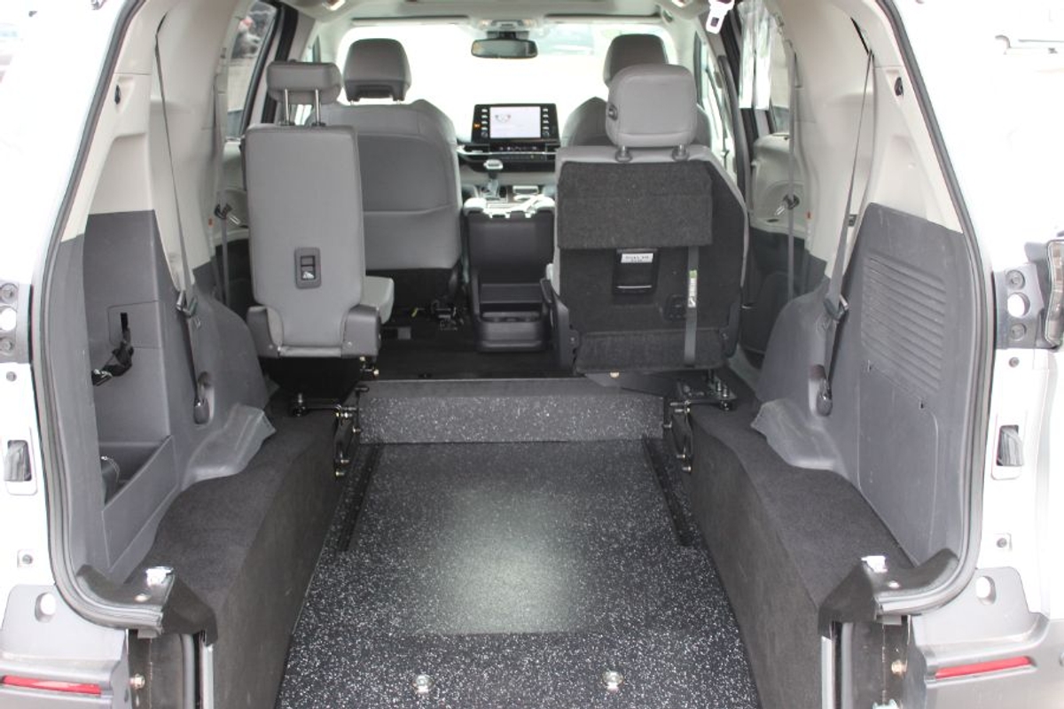 2024 TOYOTA SIENNA - Image 30