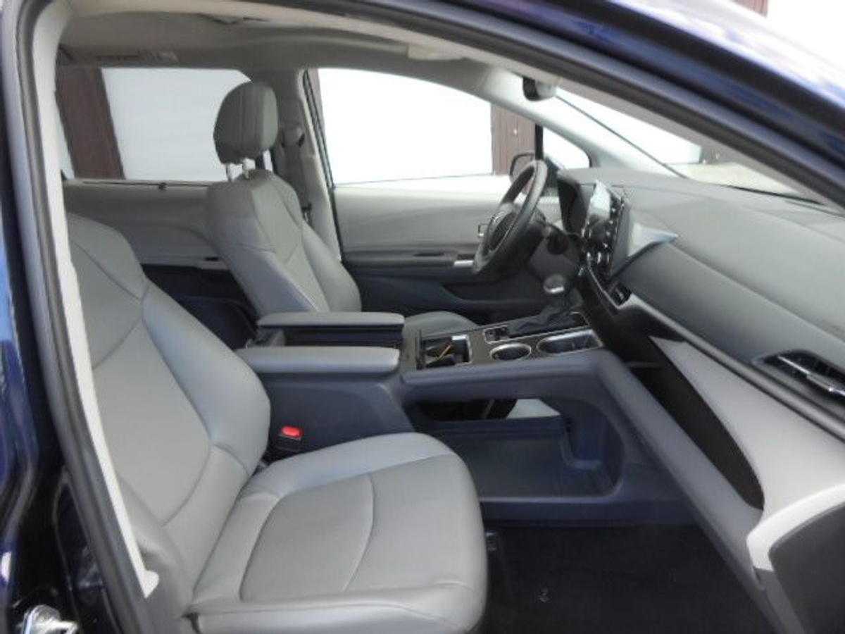 2024 TOYOTA SIENNA - Image 11