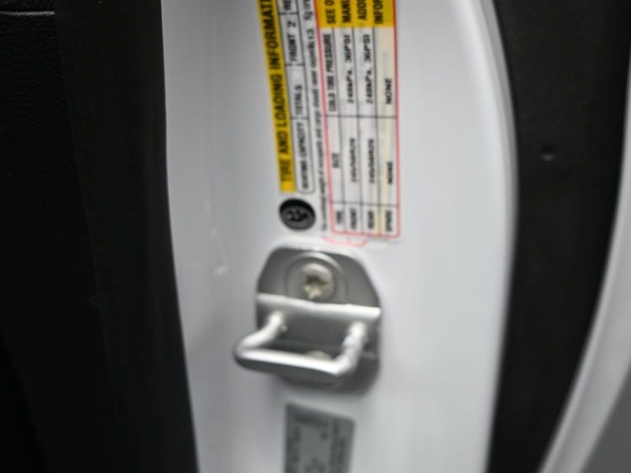 New 2026 Chrysler Pacifica Select Sport - BraunAbility Side Entry Fold Out Automatic Ramp