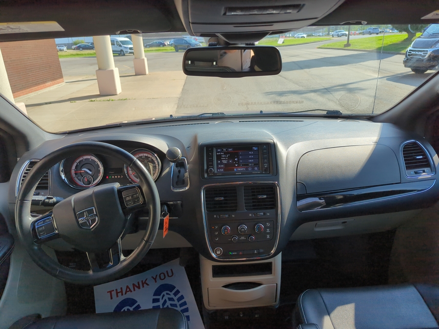 Used 2019 Dodge Grand Caravan SXT - BraunAbility Side Entry In Floor Automatic Ramp