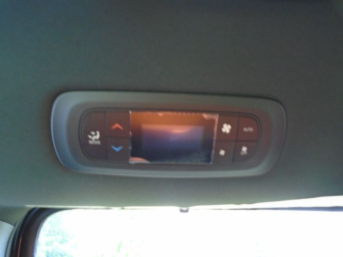 Número de imagen Chrysler Pacifica negro 7
