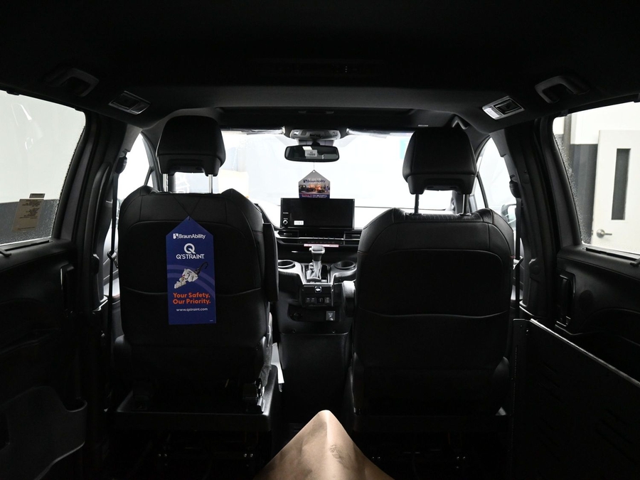 New 2026 Toyota Sienna Hybrid XSE Sport - BraunAbility Side Entry Entry Fold Out Automatic Ramp