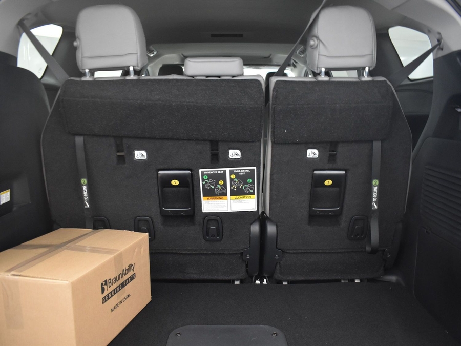 New 2025 Toyota Sienna Hybrid XLE Plus - BraunAbility Side Entry Entry Fold Out Automatic Ramp