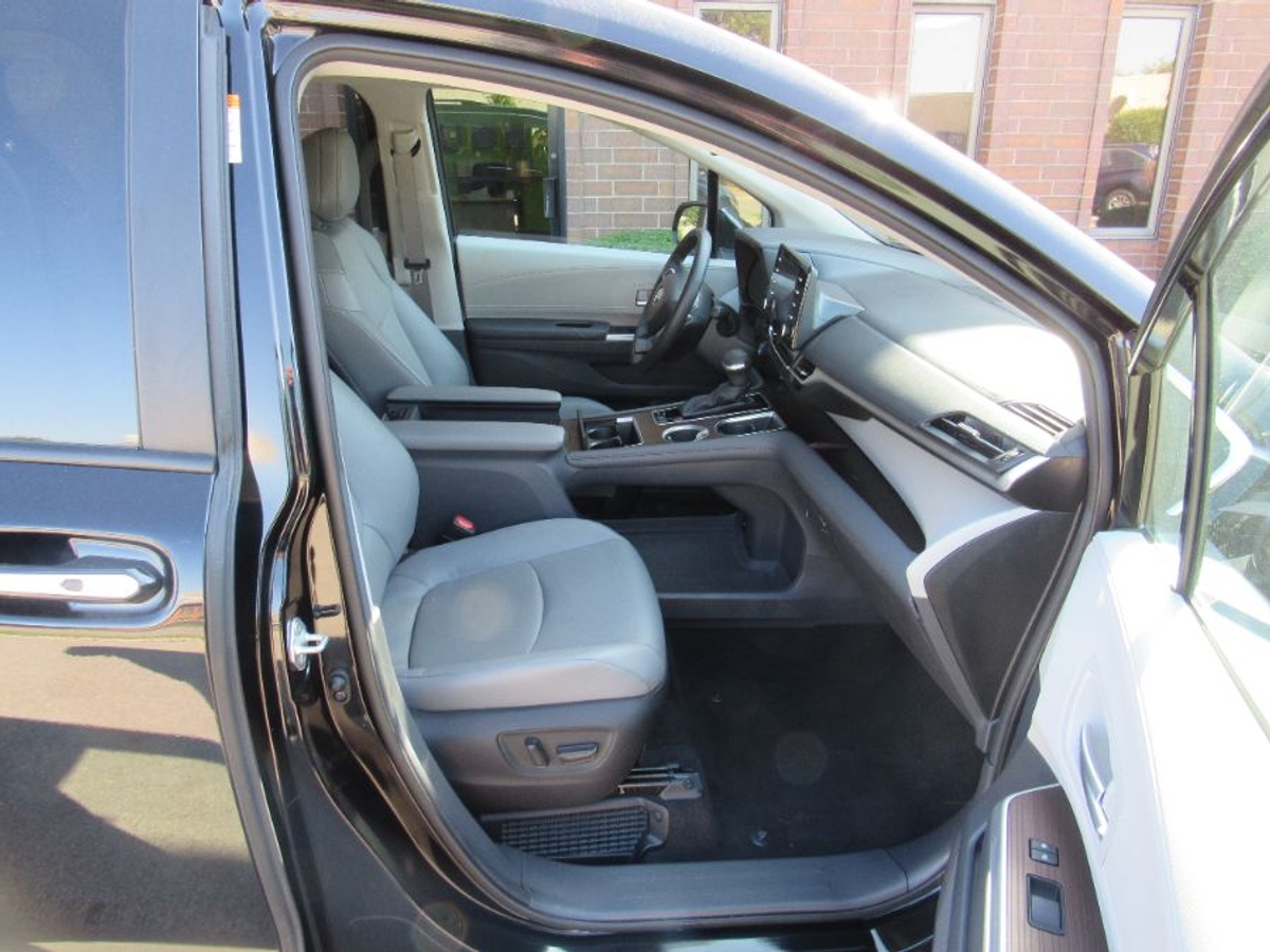 2024 TOYOTA SIENNA - Image 15