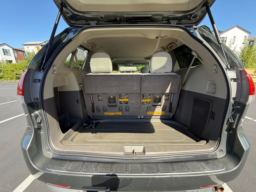 Used 2013 Toyota Sienna LE - VMI Side Entry Entry In Floor Manual Ramp