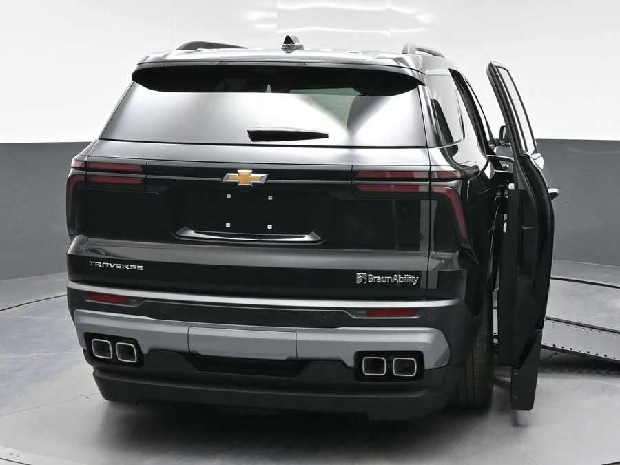 Black Chevrolet Traverse image number 2