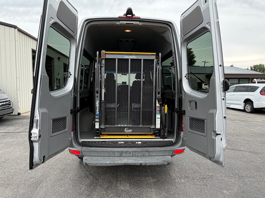  Mercedes-Benz Sprinter image number 2