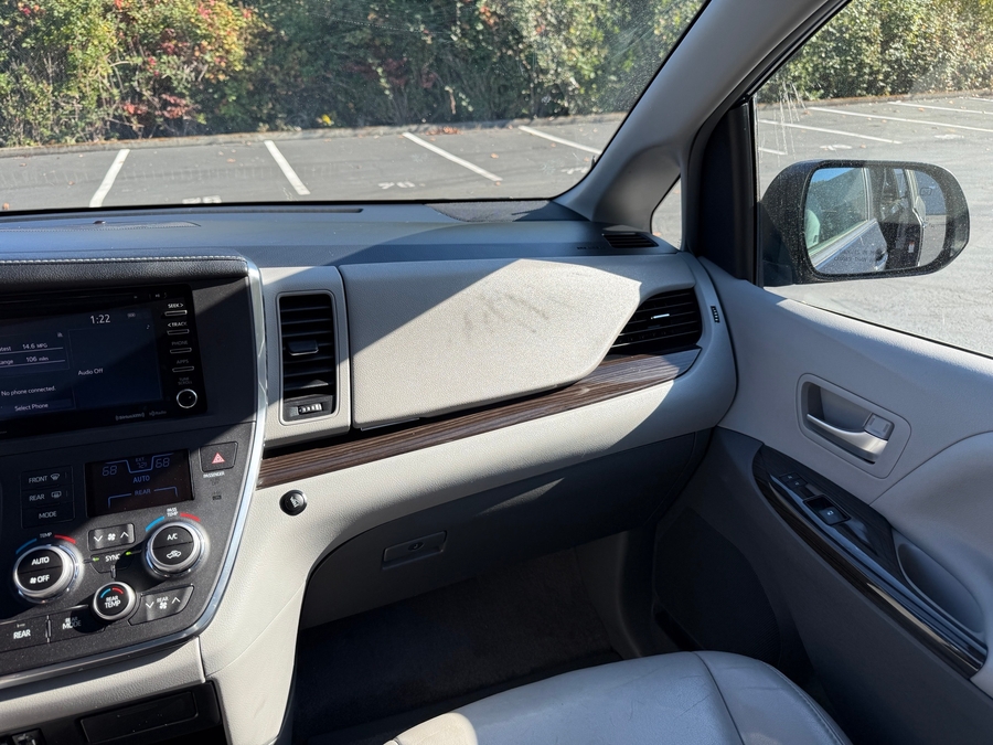Used 2018 Toyota Sienna XLE - VMI Side Entry In Floor Automatic Ramp